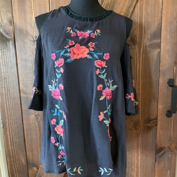 Umgee Boho Cold Shoulder ToonEmbroidery Floral - Picture 2 of 11